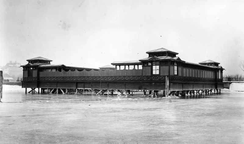 Frauenbadeanstalt Mythenquai